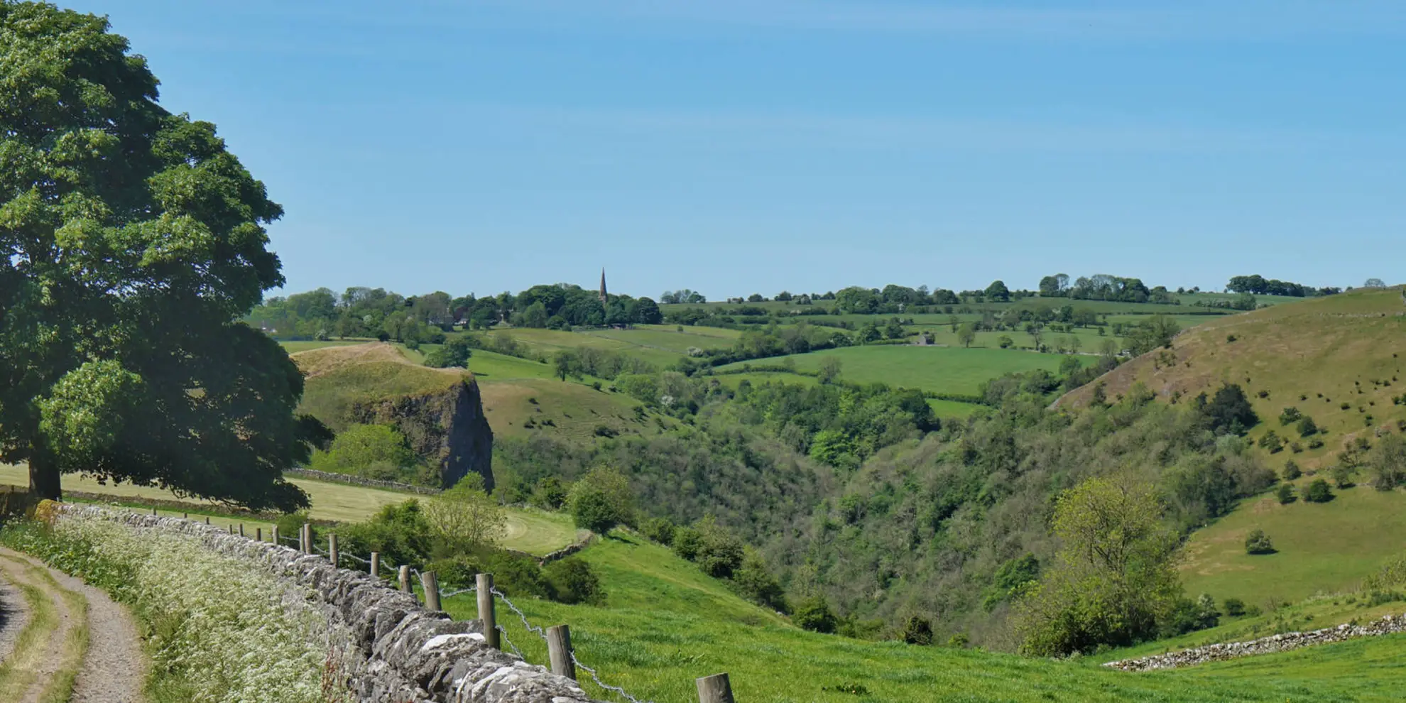 An image depicting the trail Manifold Way and its surrounding area.