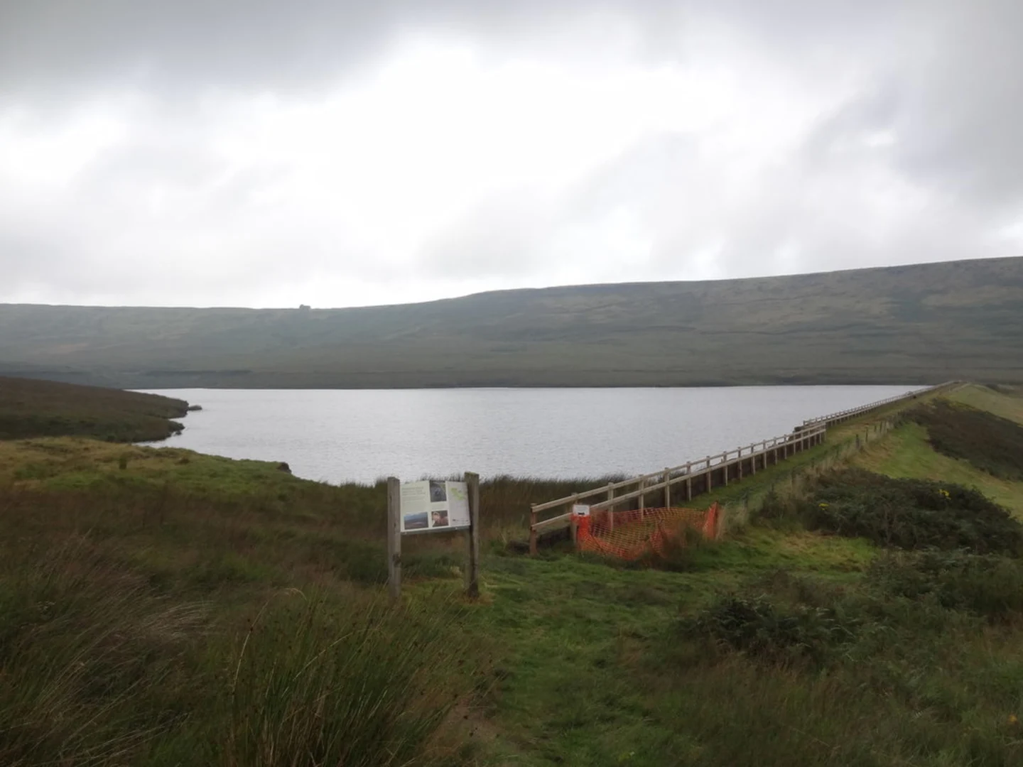 An image depicting the trail March Haigh Reservoir Walk and its surrounding area.