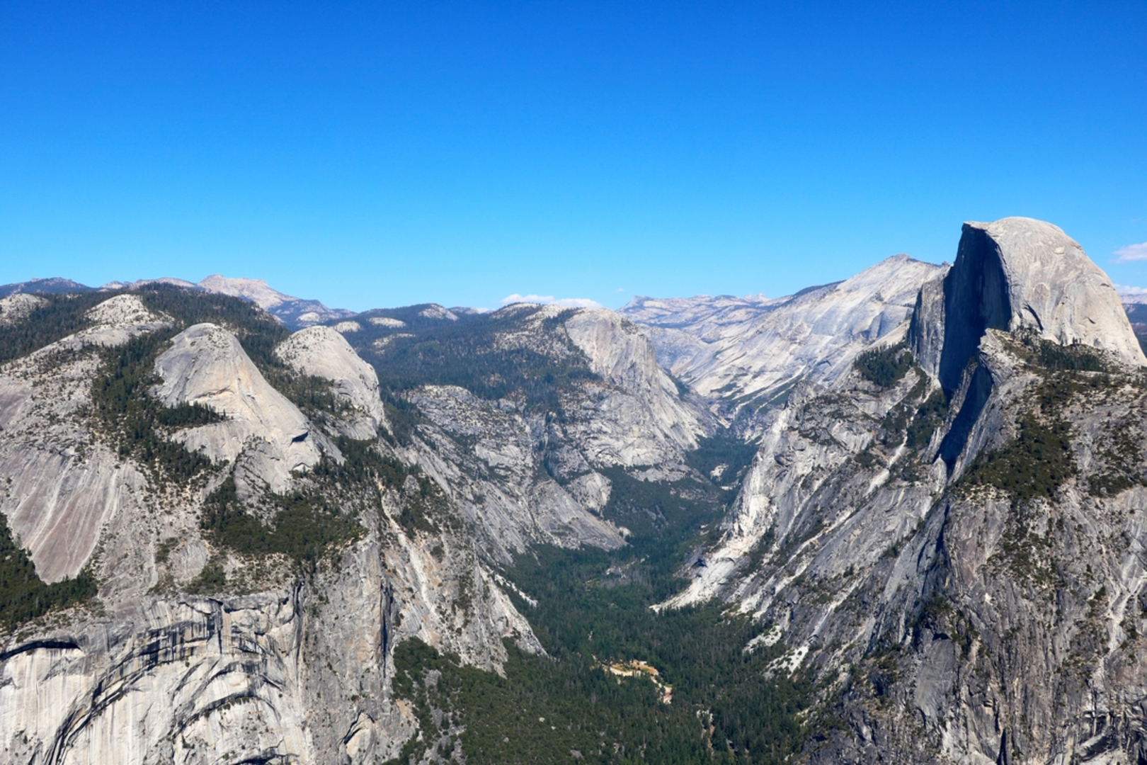 An image depicting the trail Glacier Point via Four Mile Trail and its surrounding area.