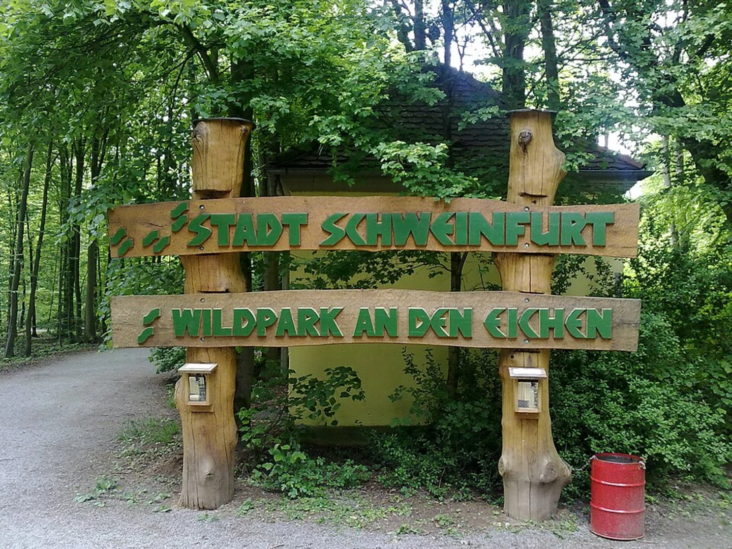 An image depicting the trail Wildpark an den Eichen Loop and its surrounding area.