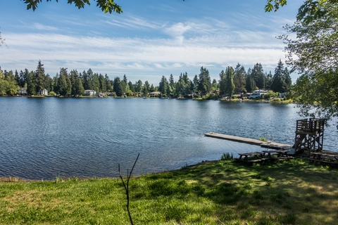 An image depicting the trail Twilight Lake Trail and its surrounding area.
