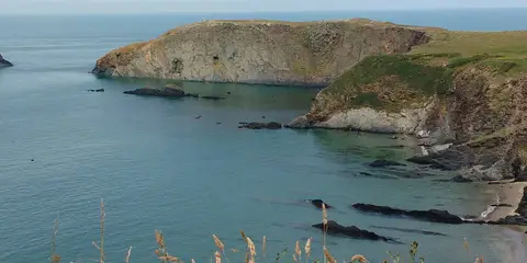 An image depicting the trail Abereiddi Path and its surrounding area.