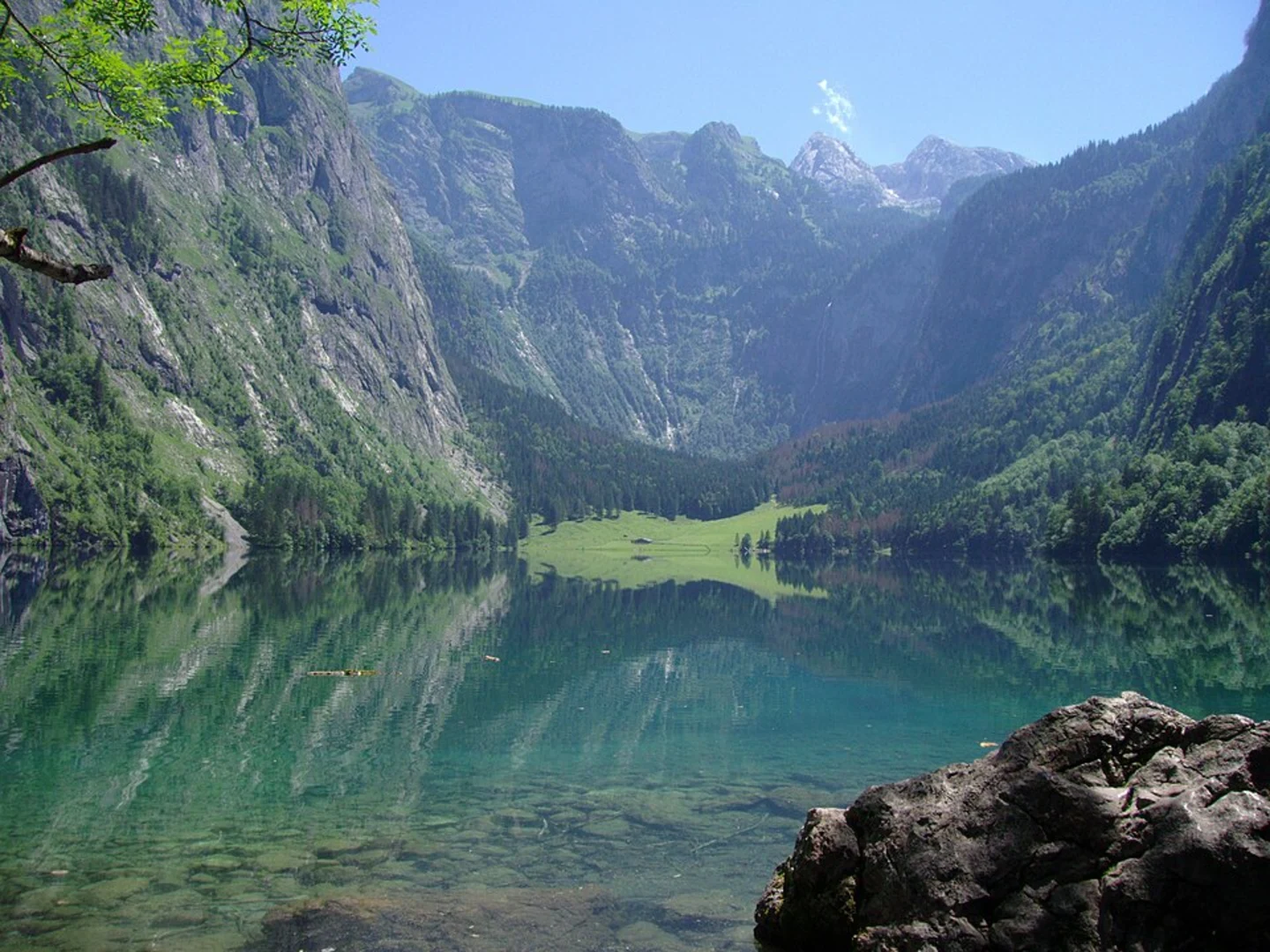 An image depicting the trail Mittersee and Obersee Loop and its surrounding area.