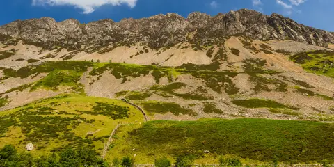 An image depicting the trail Mynydd Mawr from Rhyd-Ddu and its surrounding area.