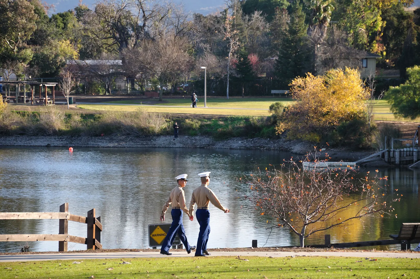 An image depicting the trail Almaden Lake Loop and its surrounding area.