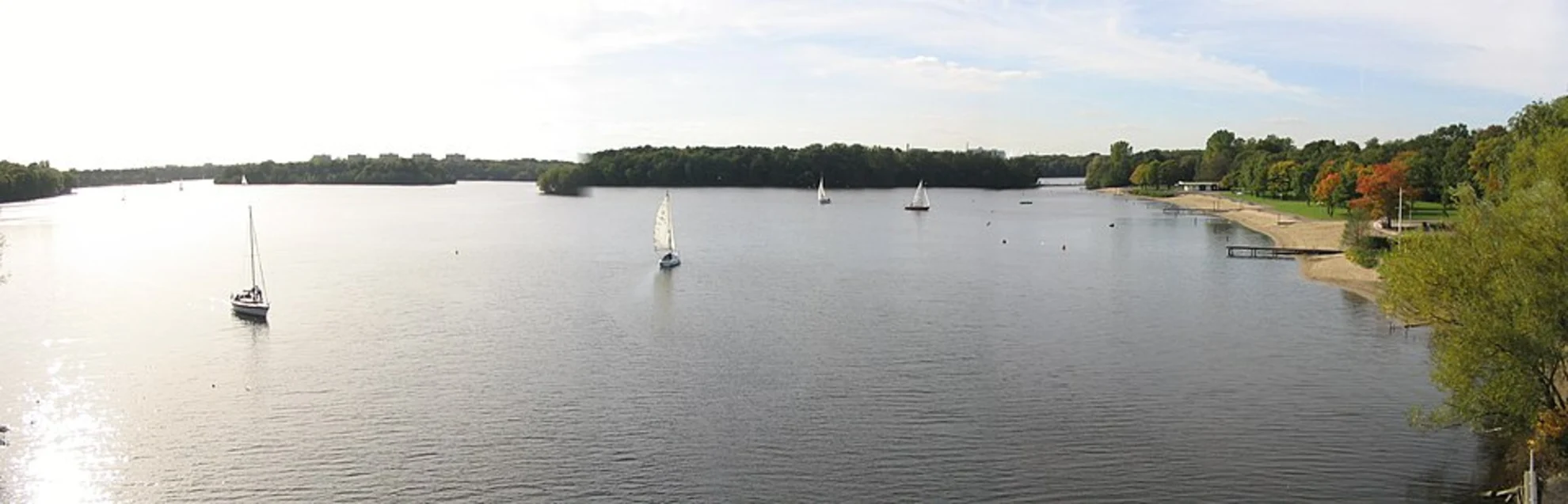 An image depicting the trail Wolfssee, Wildforstersee, Grossenbaum and Haubachsee Loop and its surrounding area.