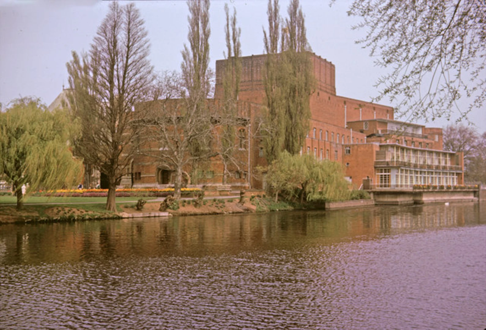 An image depicting the trail Stratford upon Avon Loop via Tiddington and its surrounding area.