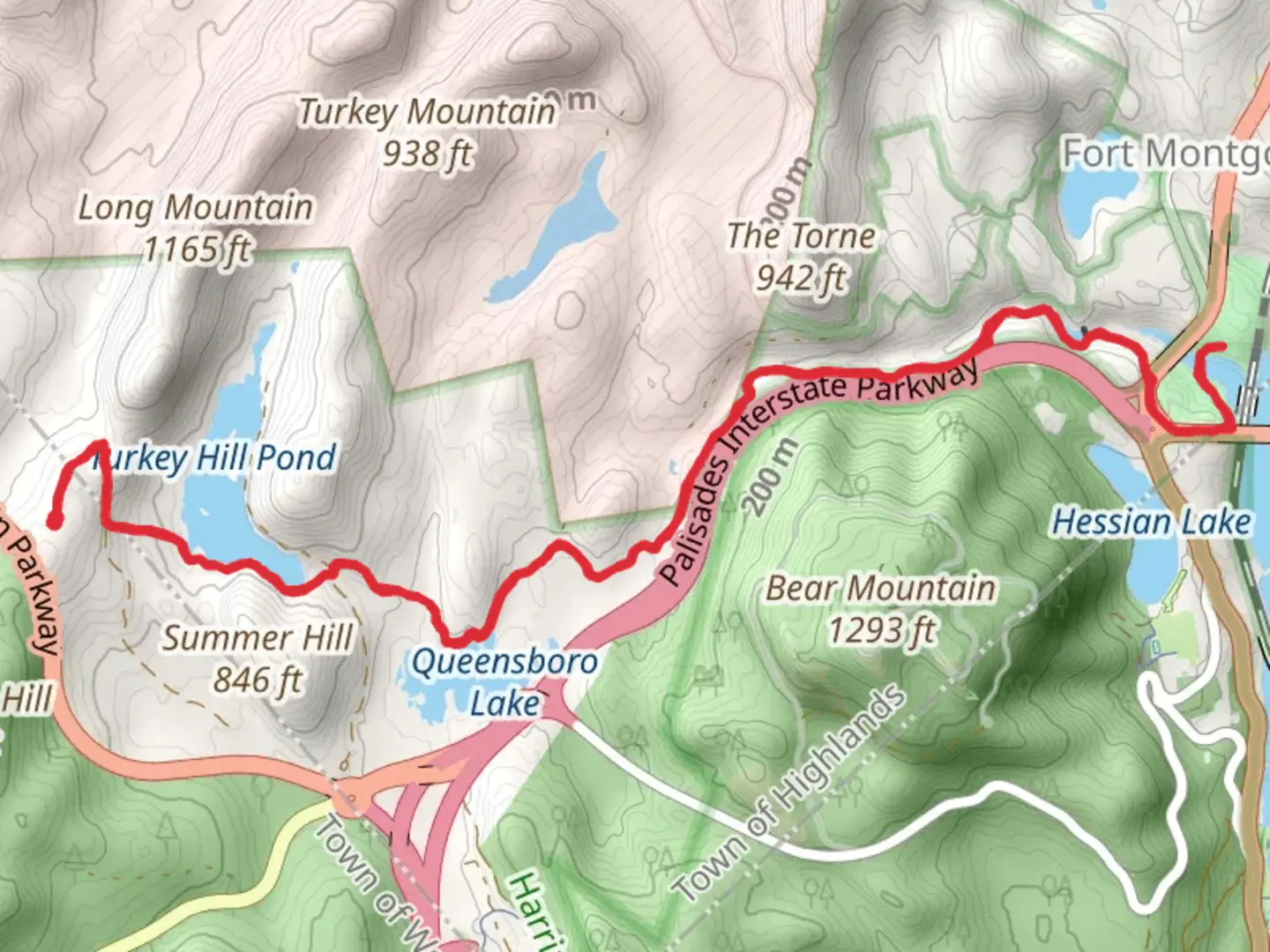 An image depicting the trail Popolopen Gorge Trail and its surrounding area.