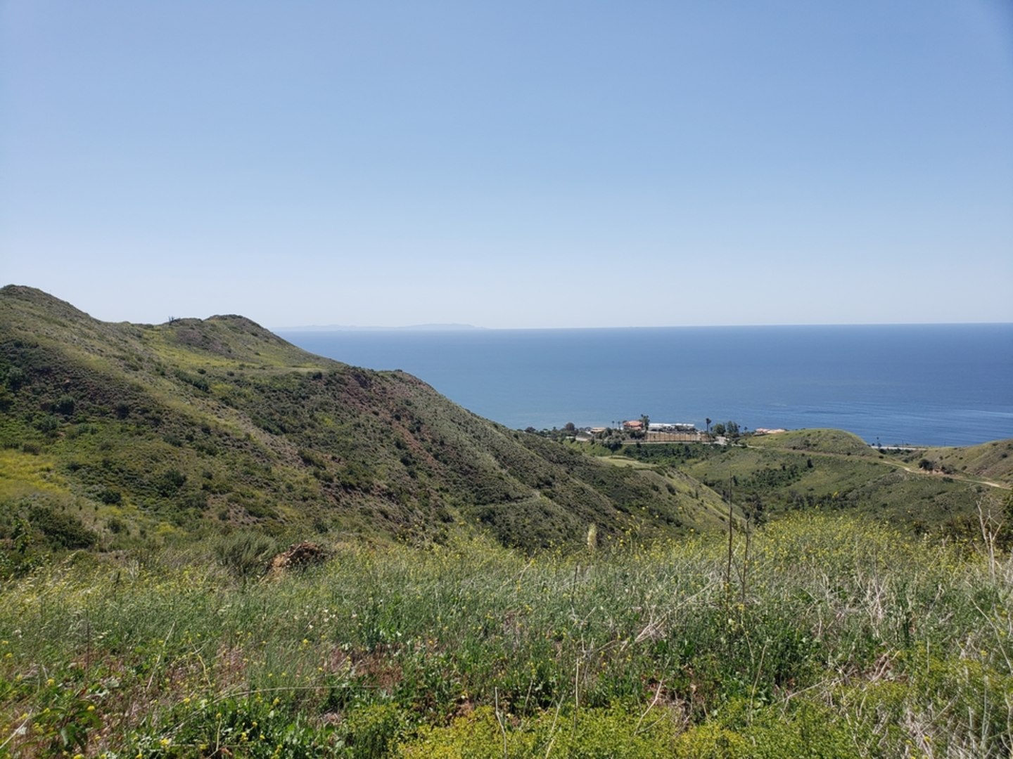 An image depicting the trail Mesa Peak via Puerco Motorway Trail and its surrounding area.