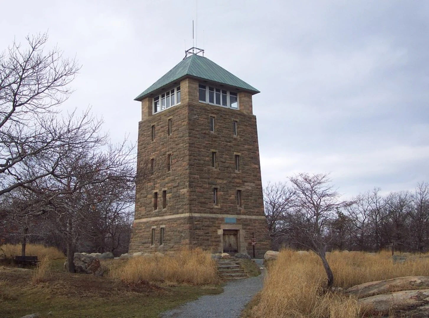 An image depicting the trail Perkins Memorial Tower Loop Trail and its surrounding area.
