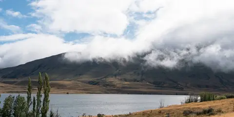 An image depicting the trail Lake Clearwater to Mount Guy Summit and its surrounding area.