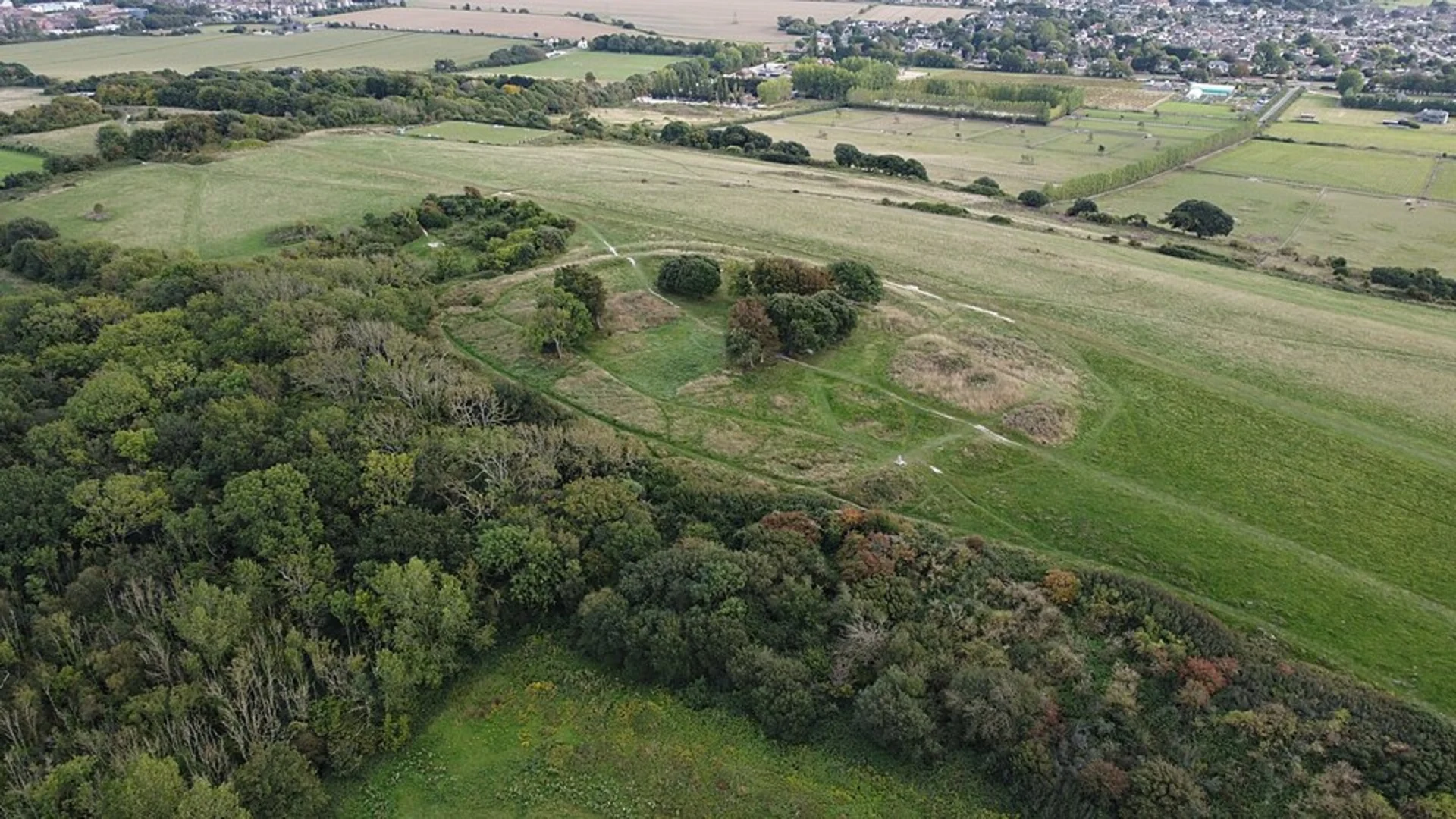An image depicting the trail Highdown Hill Loop and its surrounding area.