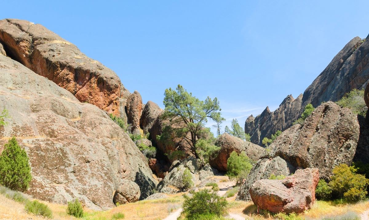 Balconies Caves and Old Pinnacles Trail