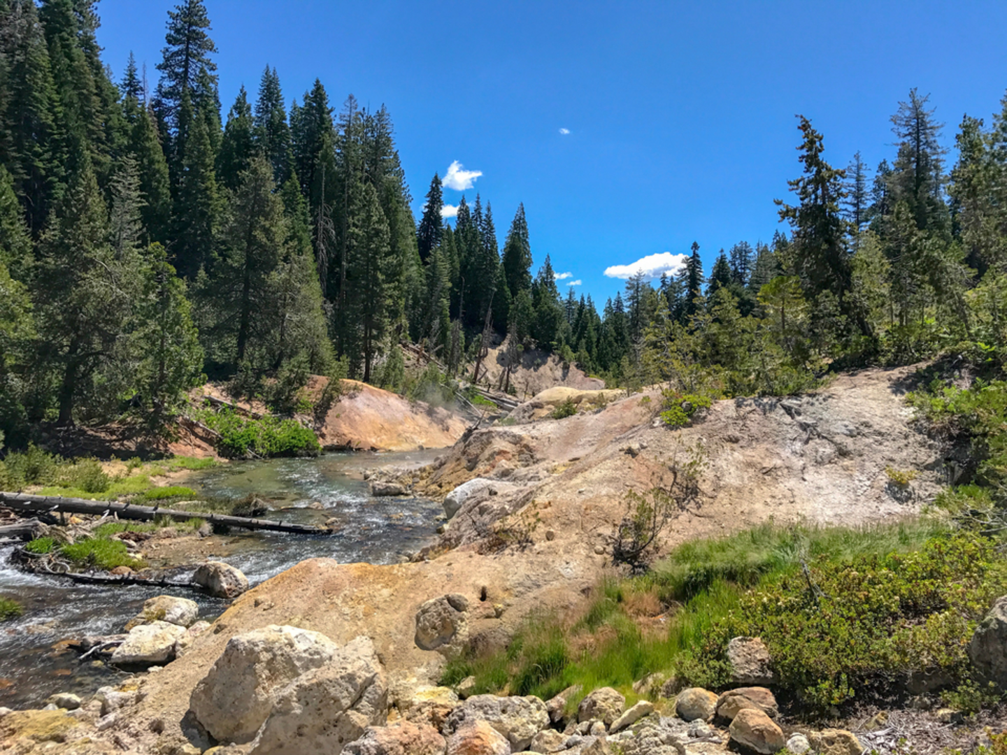 An image depicting the trail Devils Kitchen Trail and its surrounding area.