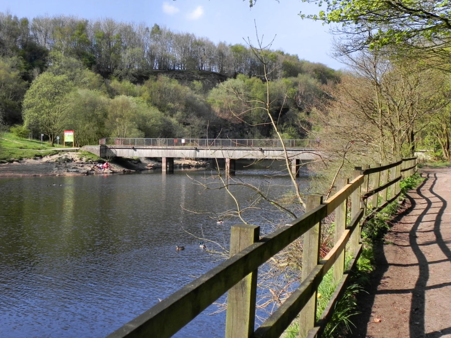 An image depicting the trail Jumbles Reservoir, Old Russia Reservoir and Turton Tower Loop and its surrounding area.