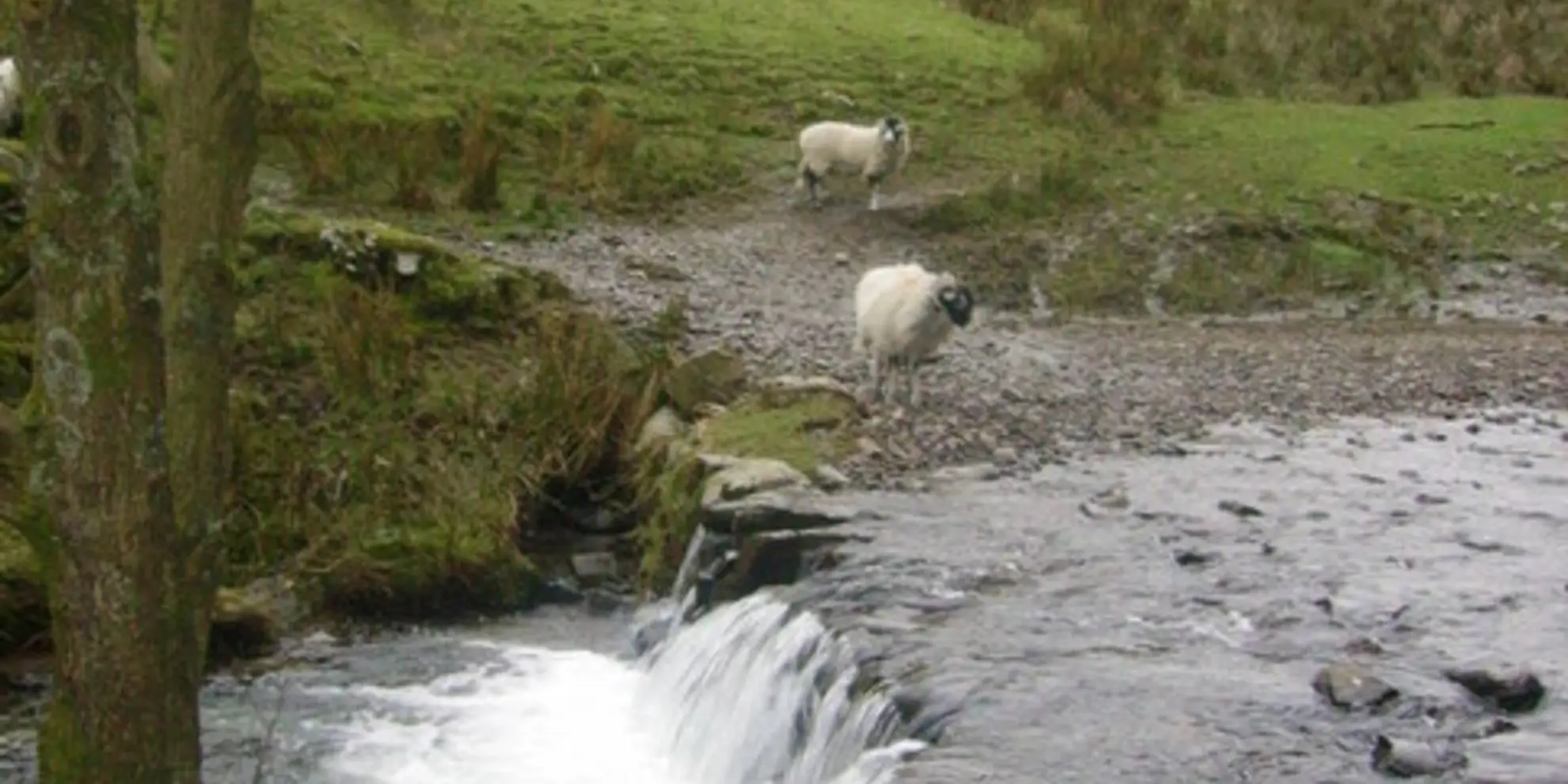 An image depicting the trail Yarlside from Cross Keys and its surrounding area.