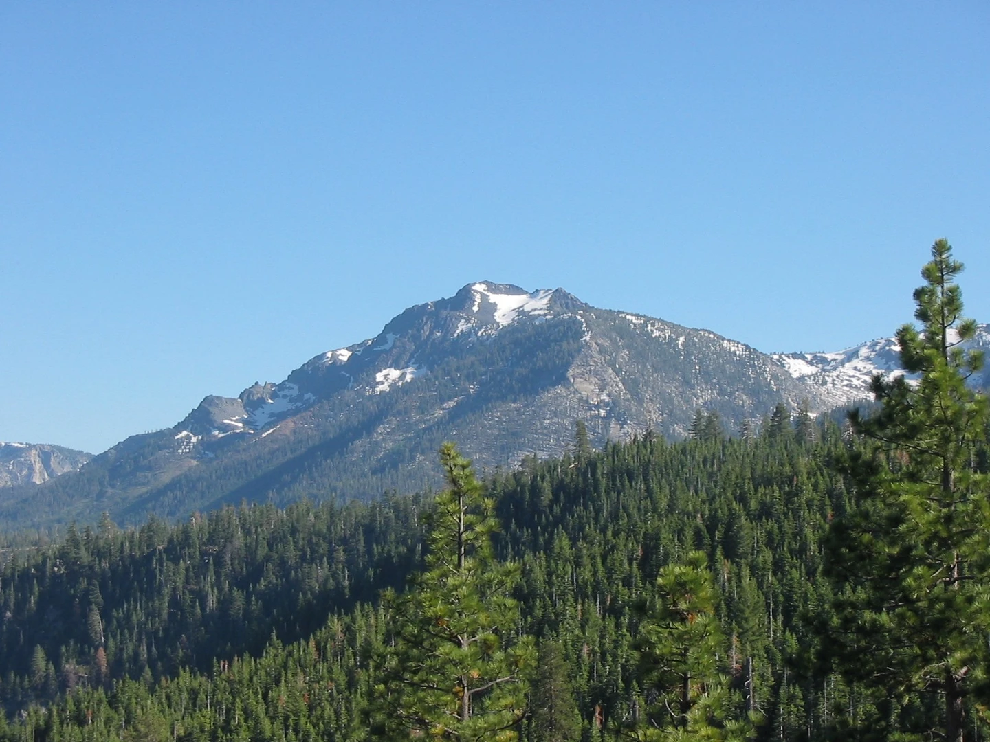 An image depicting the trail Maggie Lakes and Summit Lake via Shake Camp Campground and its surrounding area.