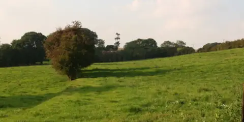 An image depicting the trail Tealby and Kirmond le Mire and its surrounding area.