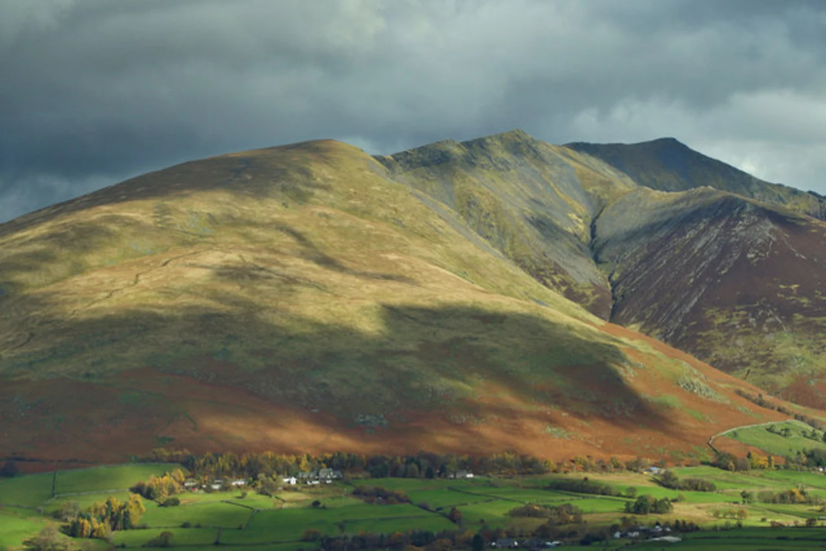 An image depicting the trail Blencathra and Hallsfell Top from Threlkeld and its surrounding area.