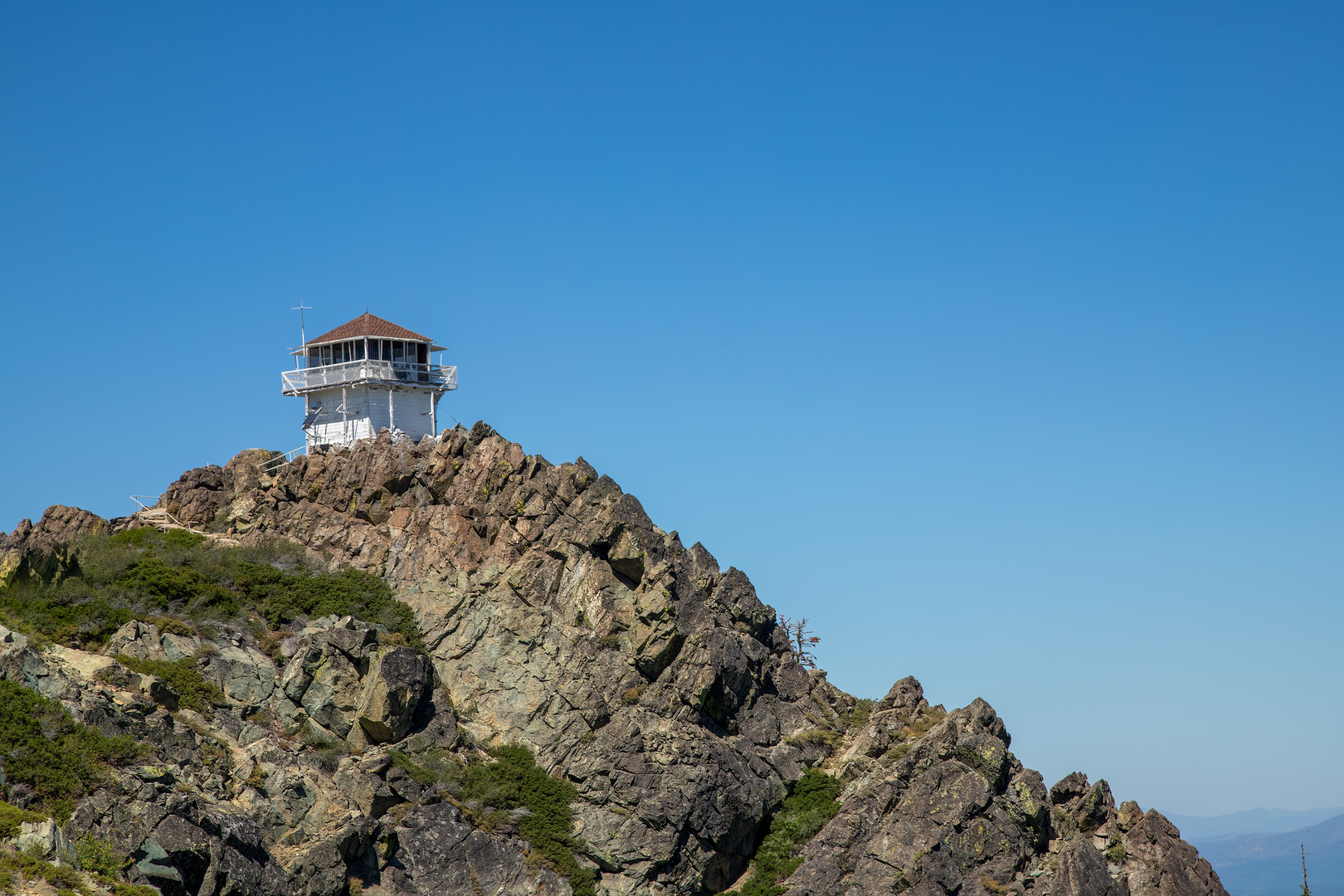 An image depicting the trail Mills Peak Trail and its surrounding area.