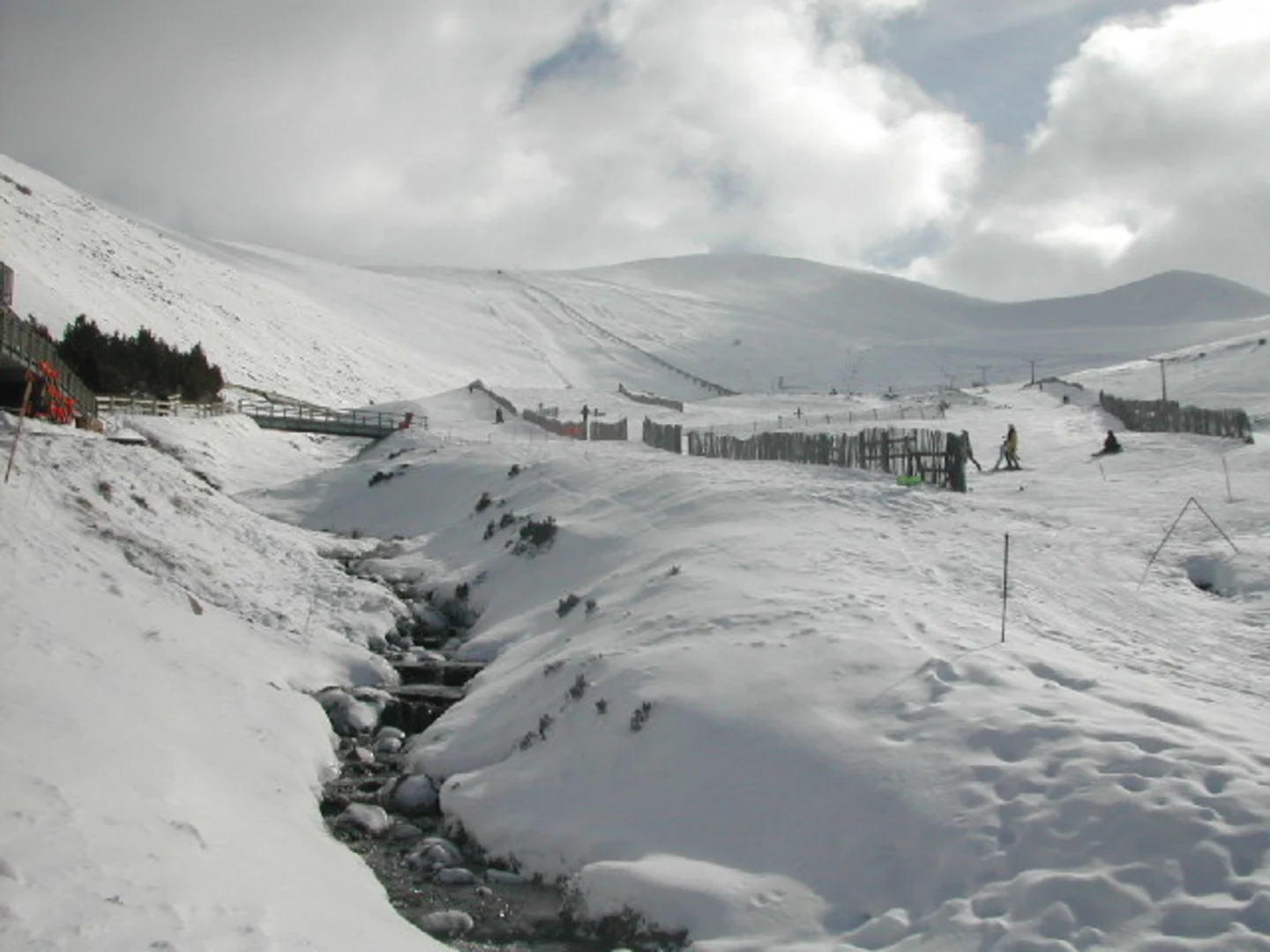 An image depicting the trail Coire Cas from Base Station and its surrounding area.