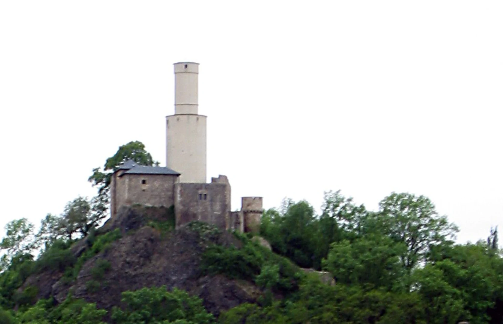 An image depicting the trail Felsberg Loop and its surrounding area.
