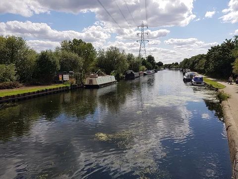 An image depicting the trail Tottenham Marshes to Walthamstow Wetlands Loop and its surrounding area.