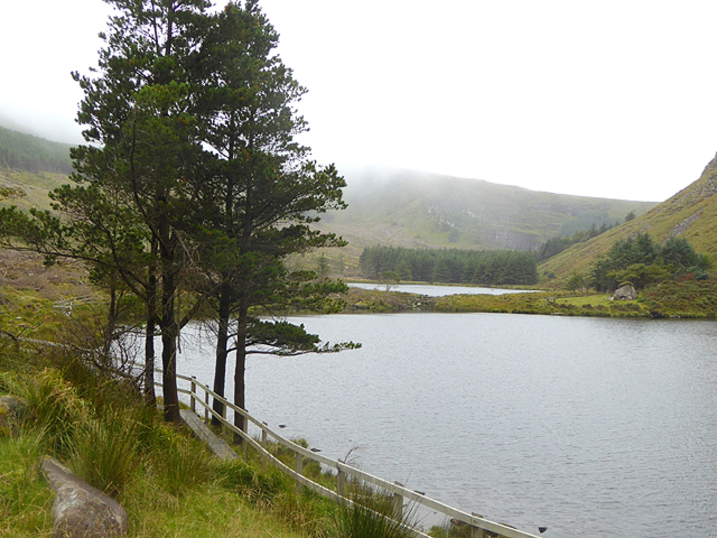 An image depicting the trail Dromavally Mountain and its surrounding area.