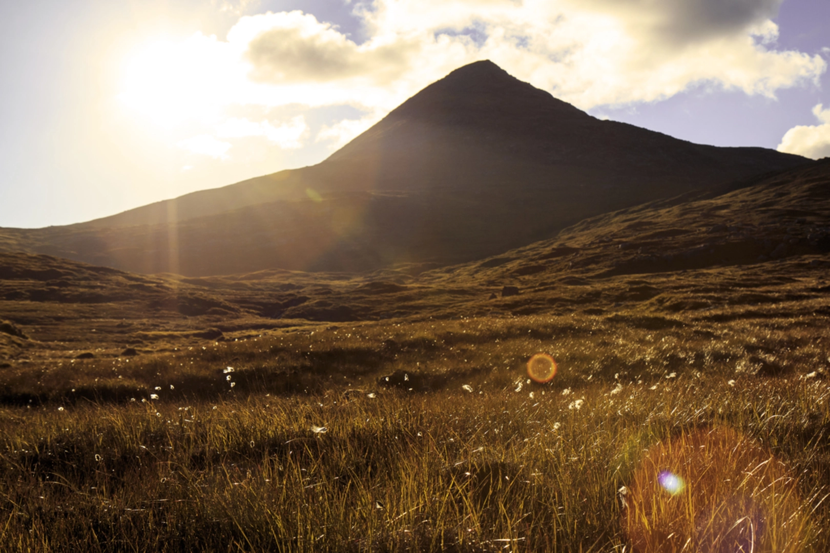 An image depicting the trail An Clisham and its surrounding area.