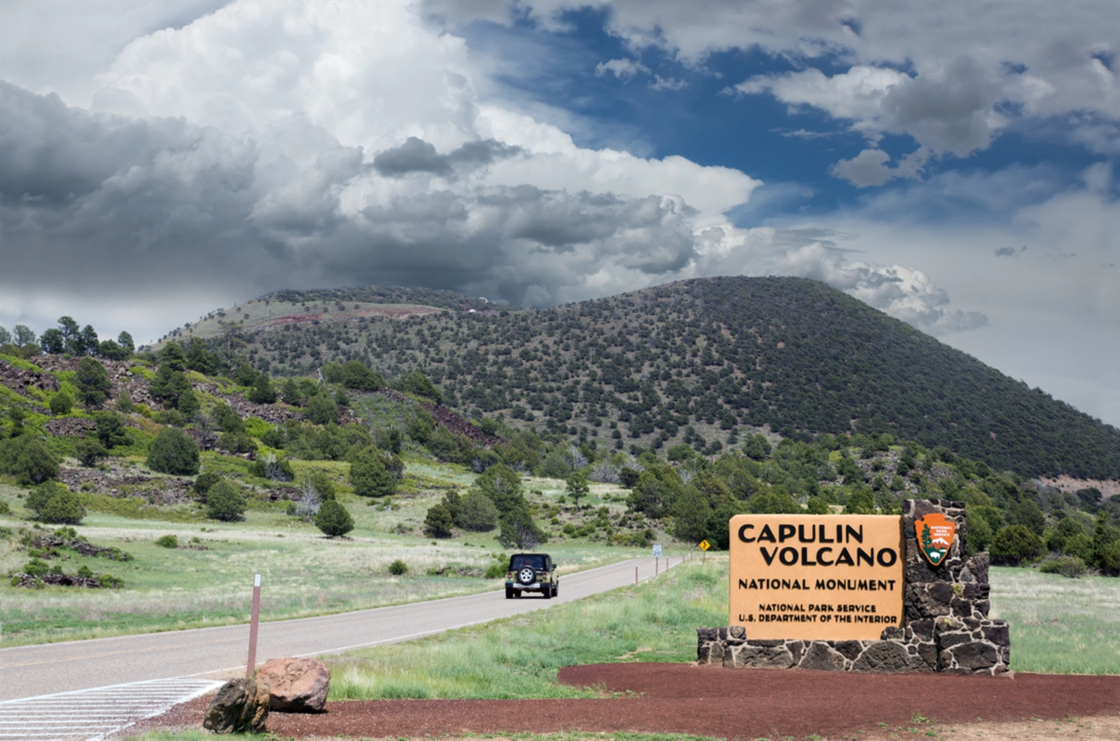 An image depicting the trail Crater Vent Trail and Capulin Mountain Loop and its surrounding area.