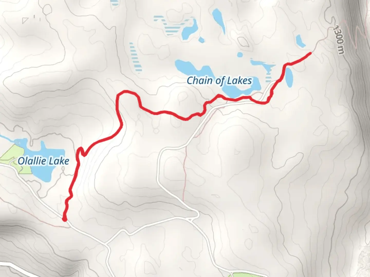 An image depicting the trail Chain of Lakes via High Lakes Trail and its surrounding area.