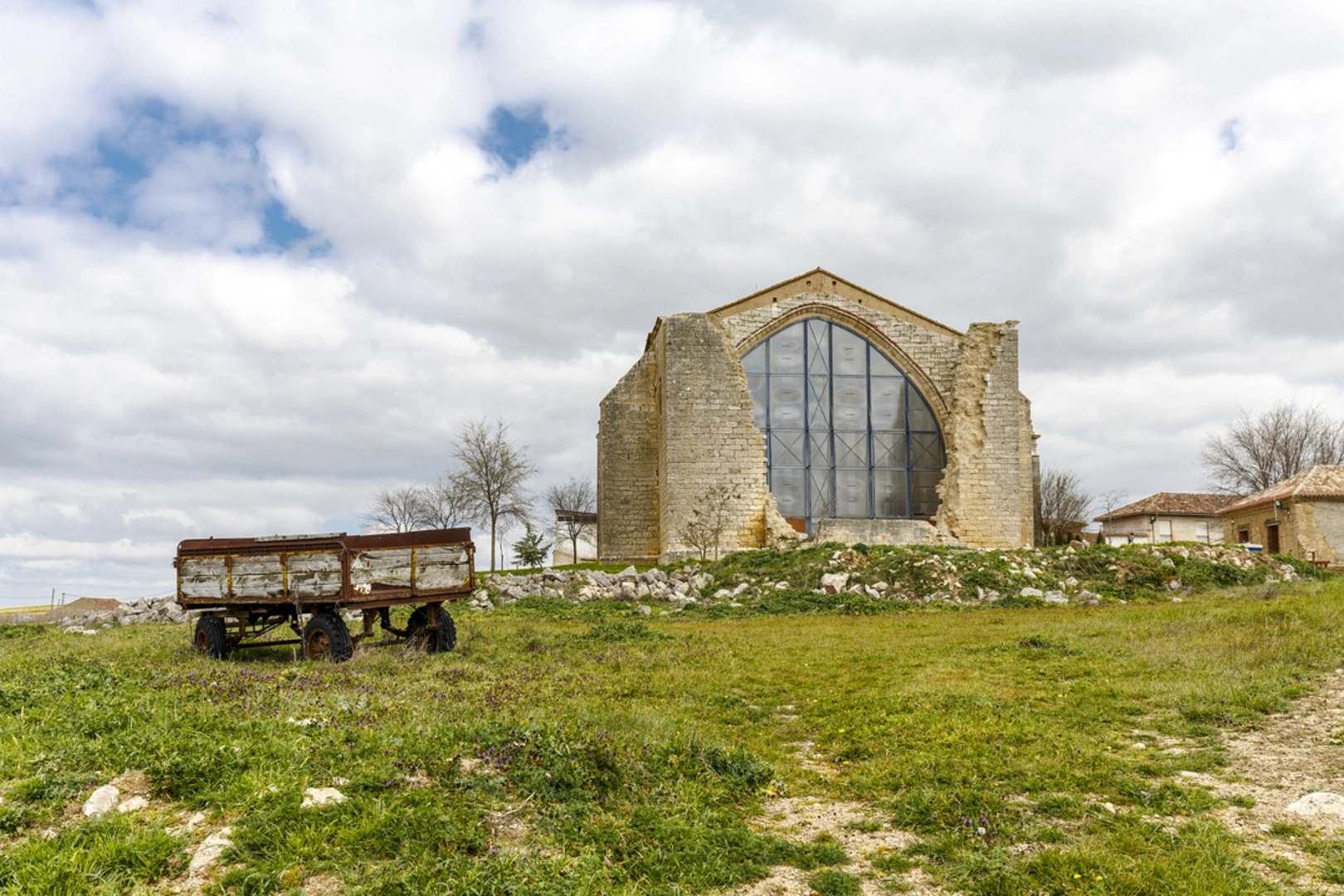 An image depicting the trail Route of the Quarries SL VA 46 and its surrounding area.