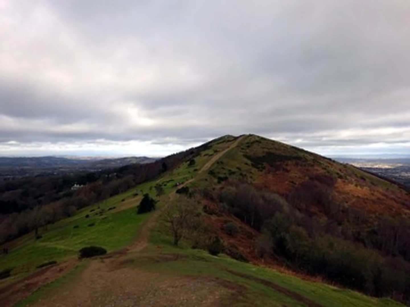 An image depicting the trail Perseverance Hill and Black Hill via Three Choirs Way and its surrounding area.