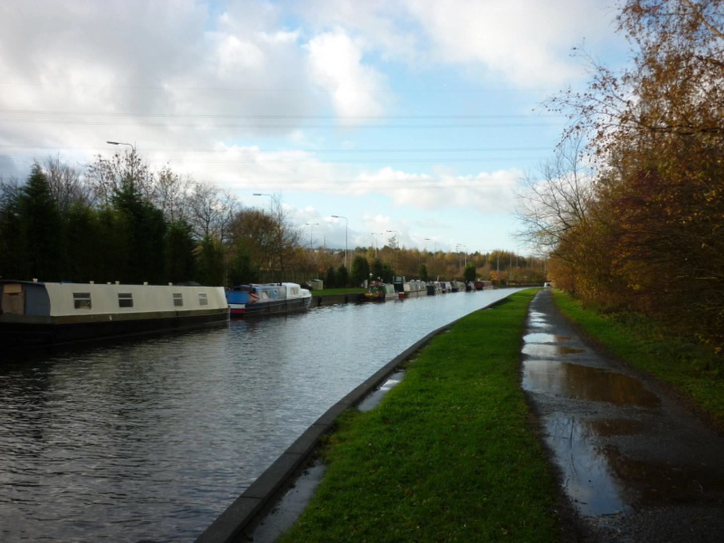 An image depicting the trail Burnley Circular Walk and its surrounding area.