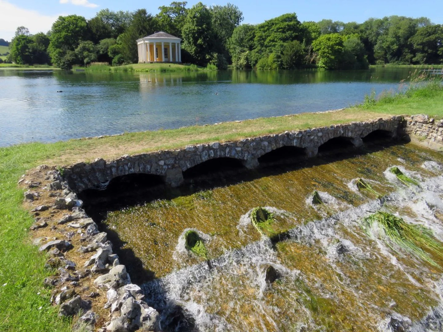 An image depicting the trail West Wycombe Park Loop and its surrounding area.