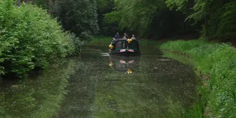 An image depicting the trail Around Dogmersfield on the Basingstoke Canal and its surrounding area.