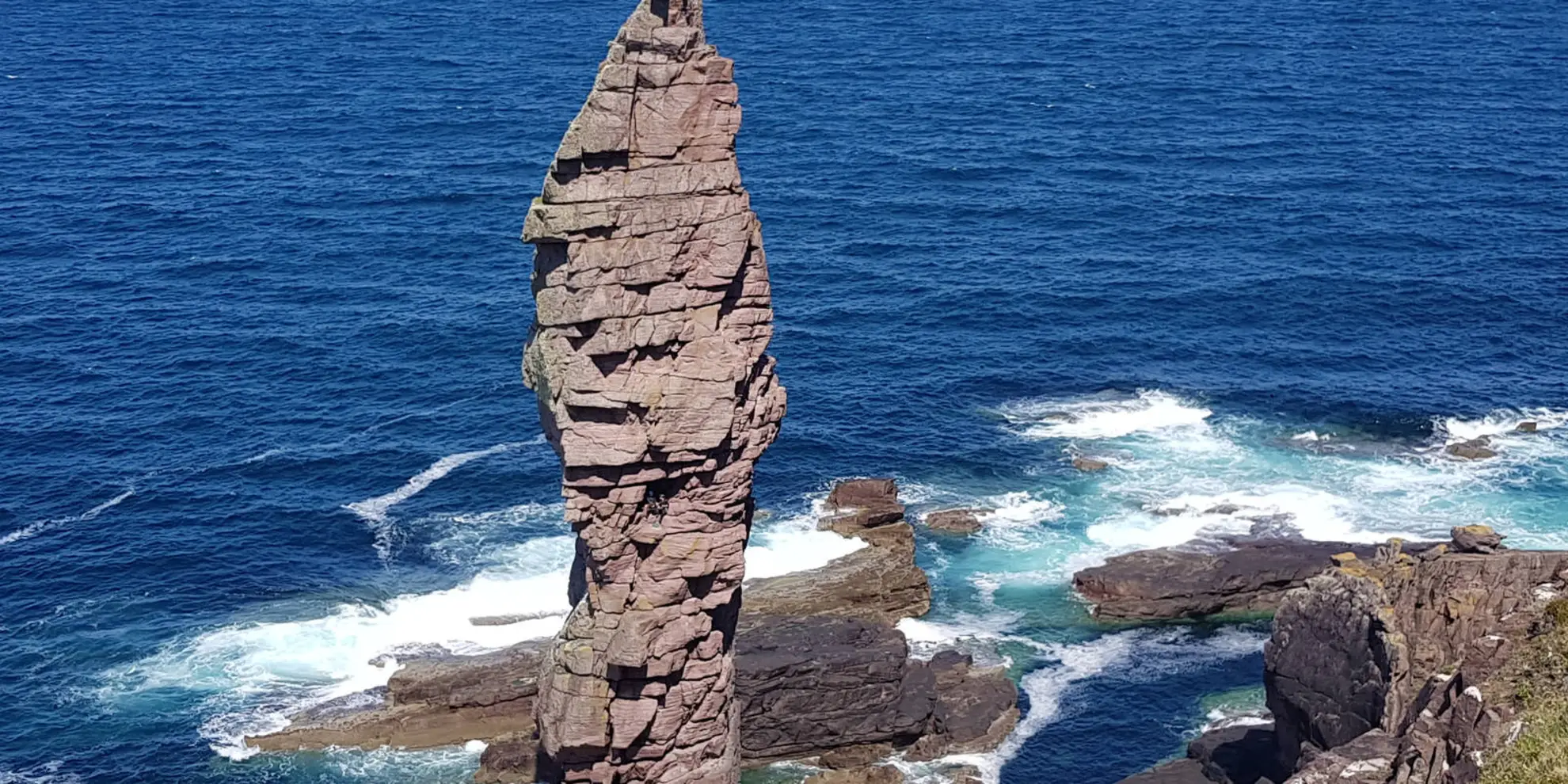 An image depicting the trail Point of Stoer and Bay of Culkein Loop via Loch Cul Fraoich and its surrounding area.