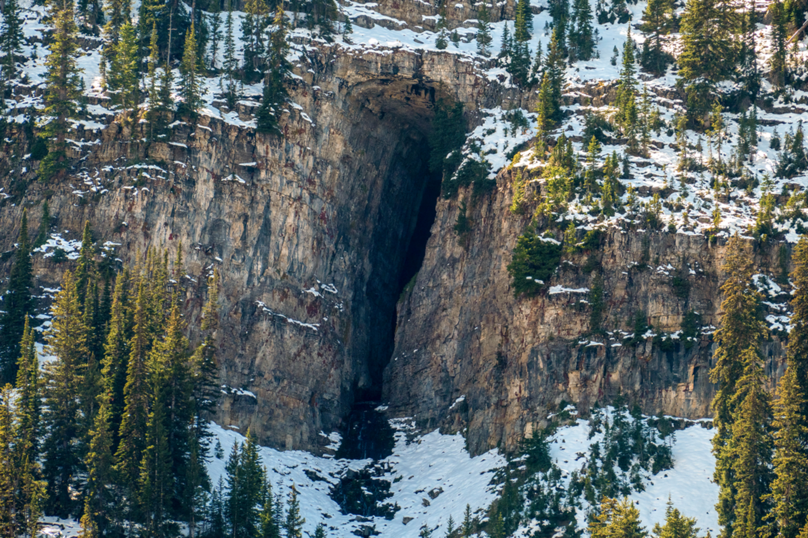 An image depicting the trail Darby Canyon Wind Cave Trail and its surrounding area.