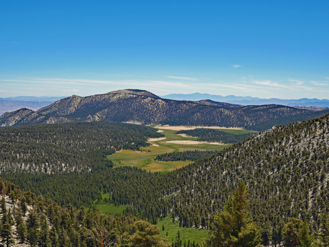An image depicting the trail Cirque Lake via Cottonwood Lakes Trail and its surrounding area.