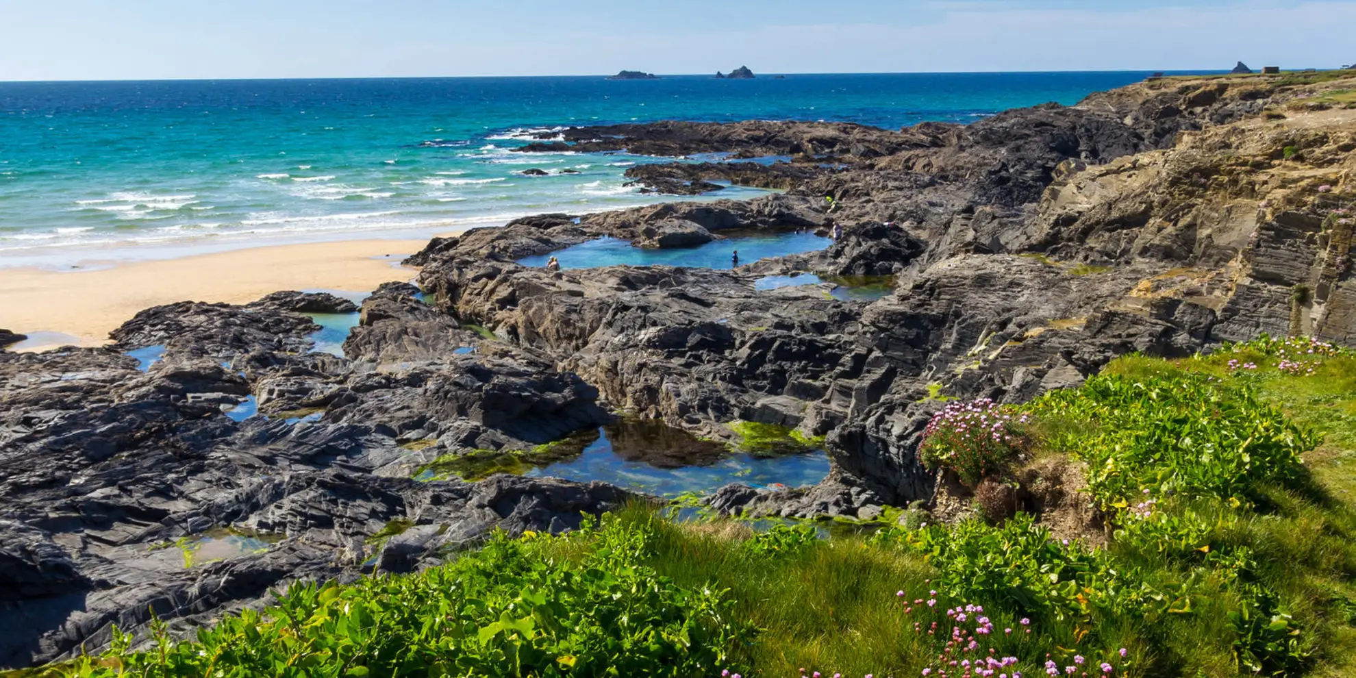 An image depicting the trail Porthcothan and Treyarnon Circular Walk and its surrounding area.
