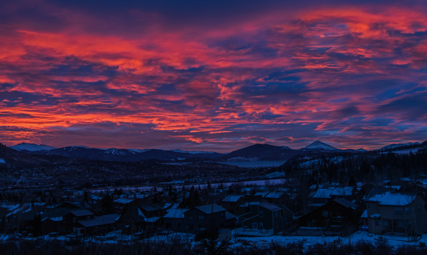 An image depicting the trail Groovey Uvi Trail via Soda Creek and its surrounding area.