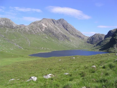 An image depicting the trail A' Mhaighdean and Fuar Loch Mor Loop from Poolewe and its surrounding area.