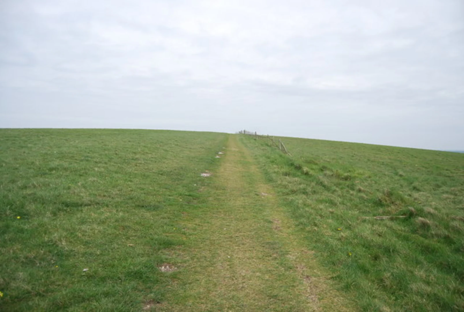 An image depicting the trail Bostal Hill, Beddingham Hill and Alfriston Cuntry Park Loop and its surrounding area.