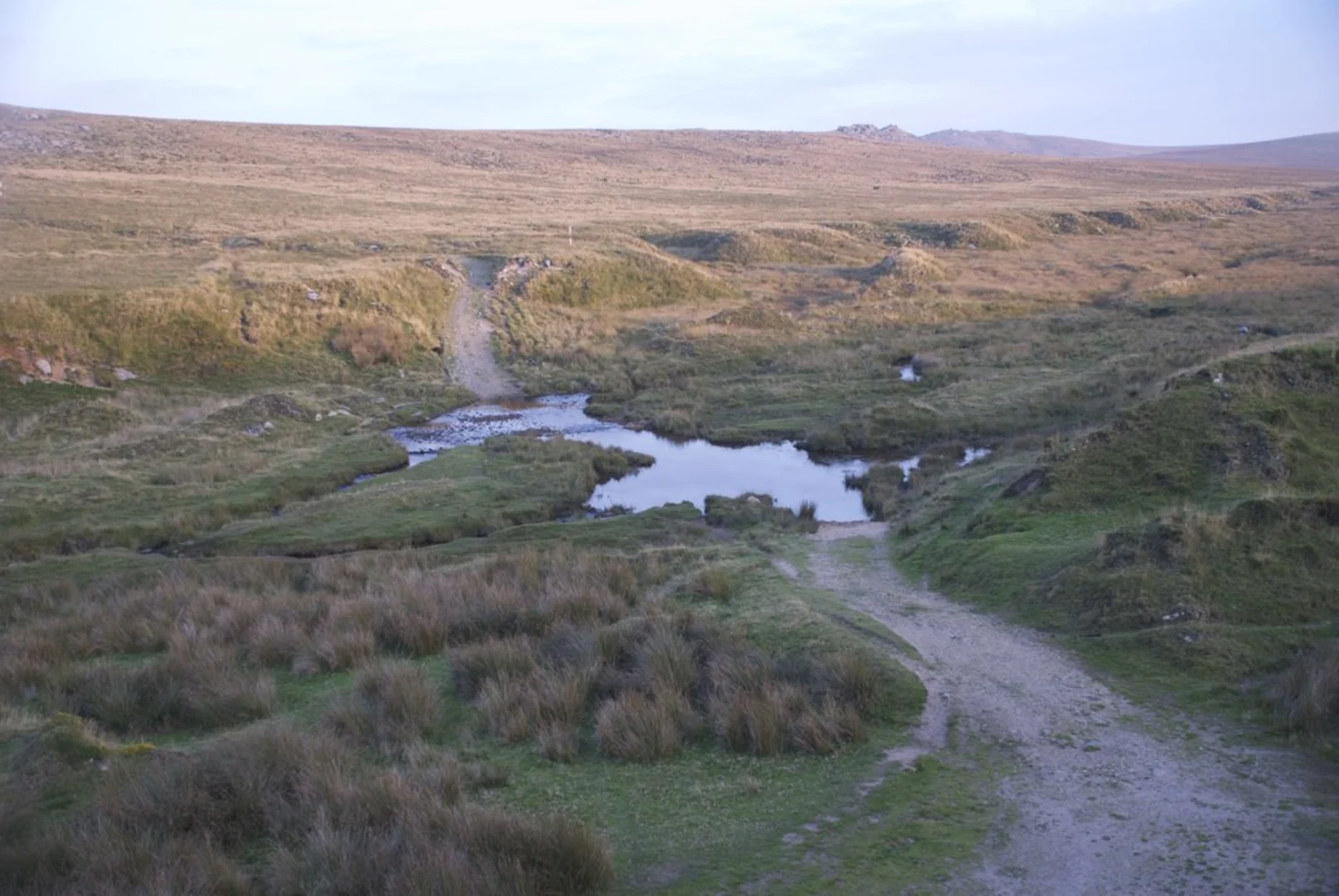 An image depicting the trail Oke Tor and Tarka Trail and its surrounding area.