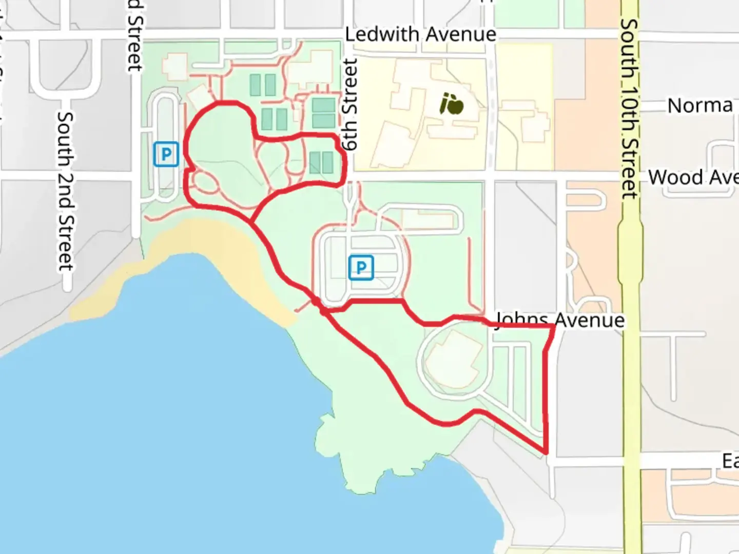 An image depicting the trail Lake Eva Community Park Loop and its surrounding area.