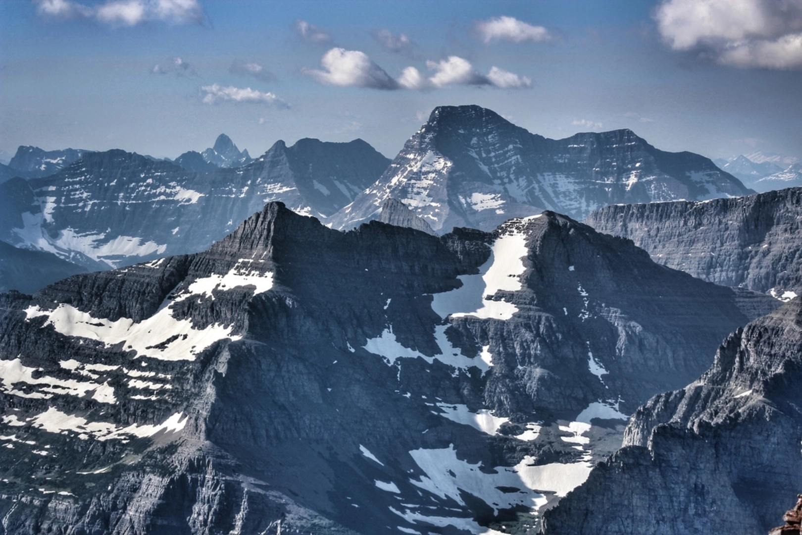 An image depicting the trail Loneman Mountain Lookout Trail and its surrounding area.