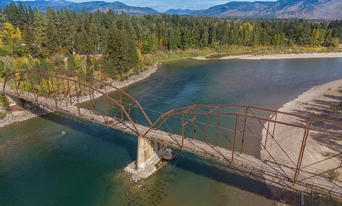 An image depicting the trail Teakettle Trail and its surrounding area.