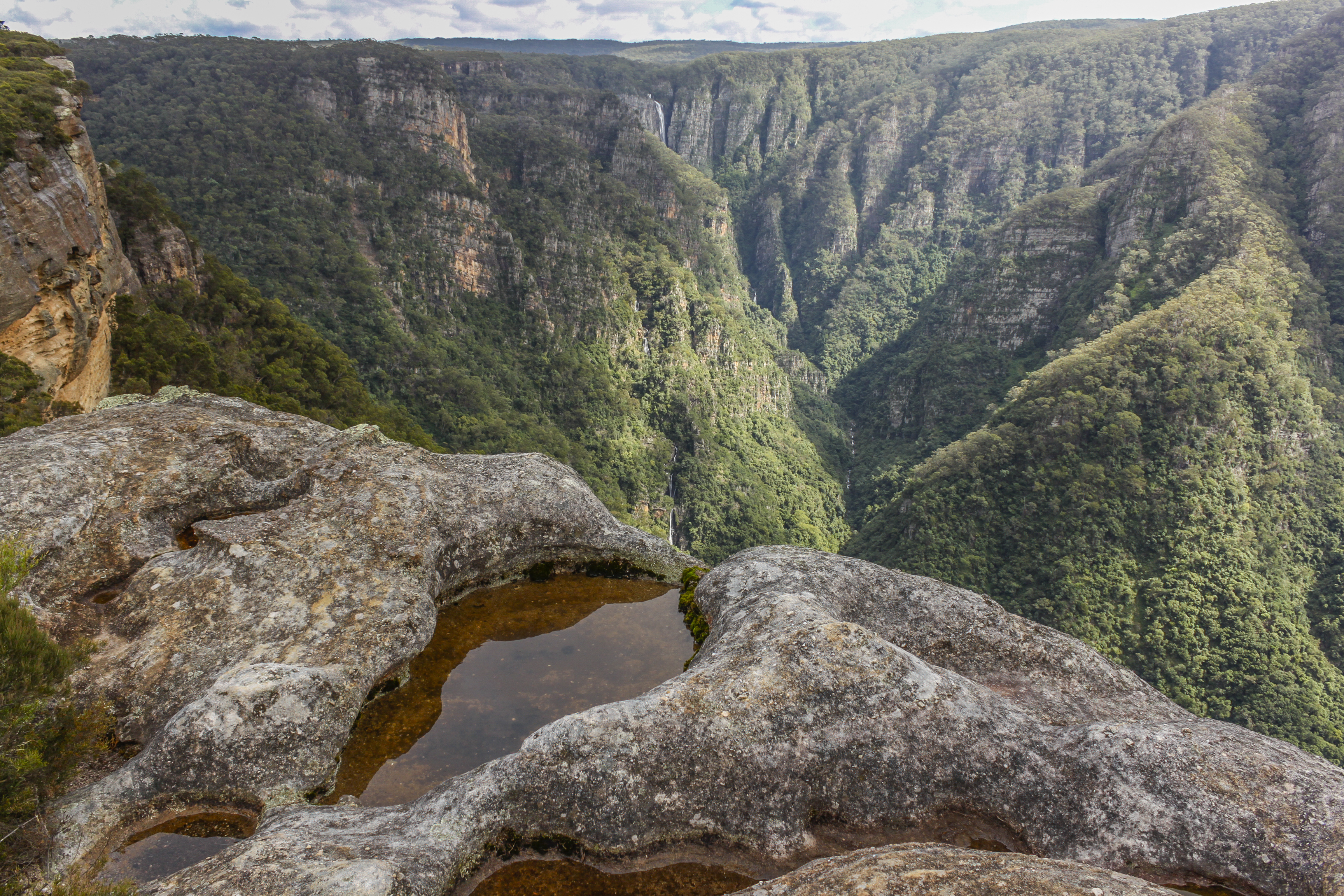 An image depicting the trail Kanangra-Boyd National Park and its surrounding area.