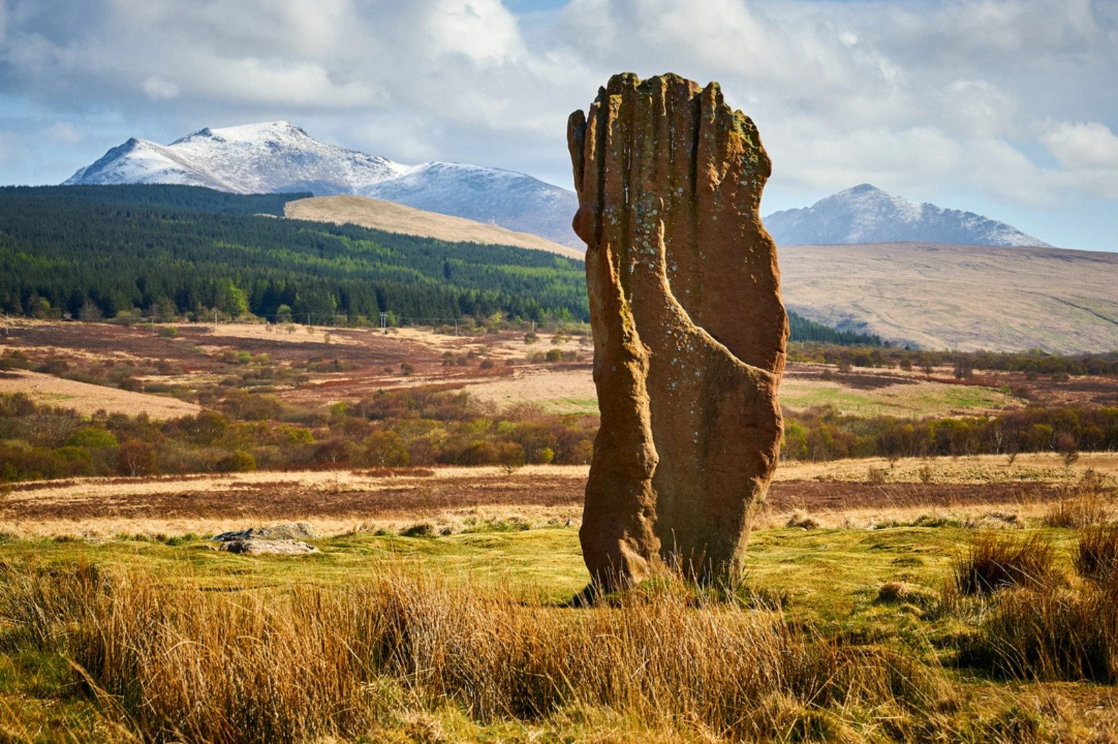 An image depicting the trail Beinn Tarsuinn via Benn Nuis and its surrounding area.