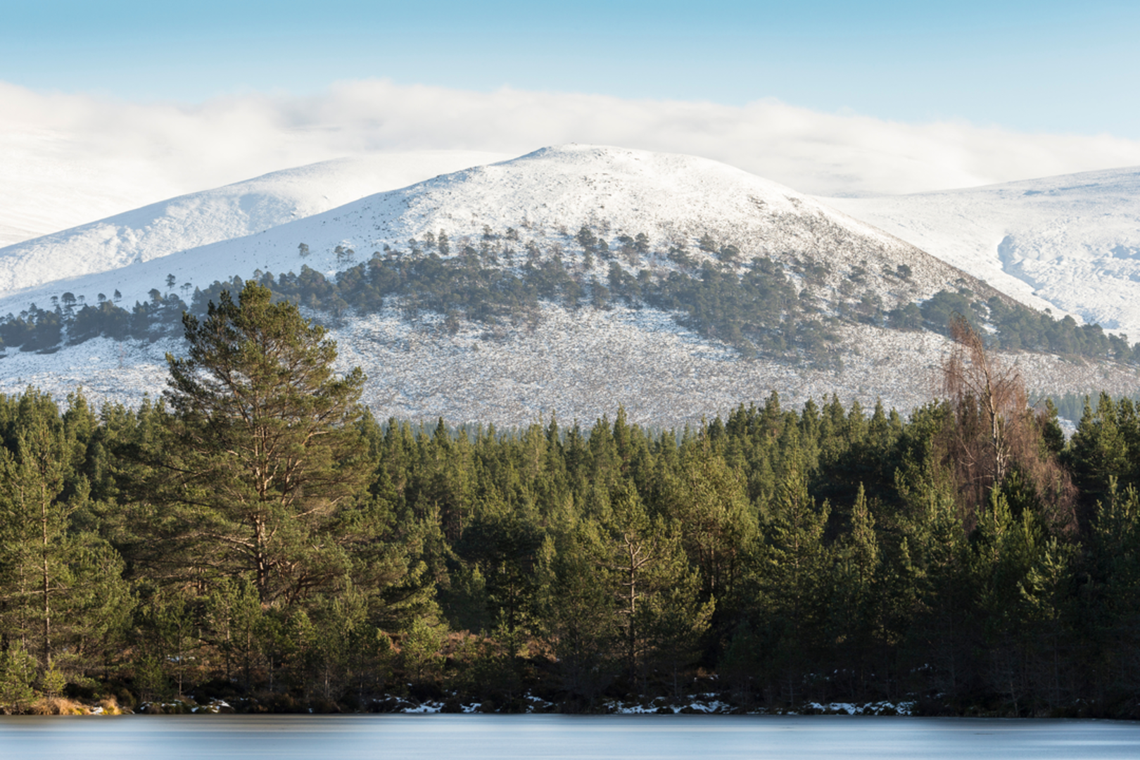 An image depicting the trail Sgòr Gaoith and its surrounding area.